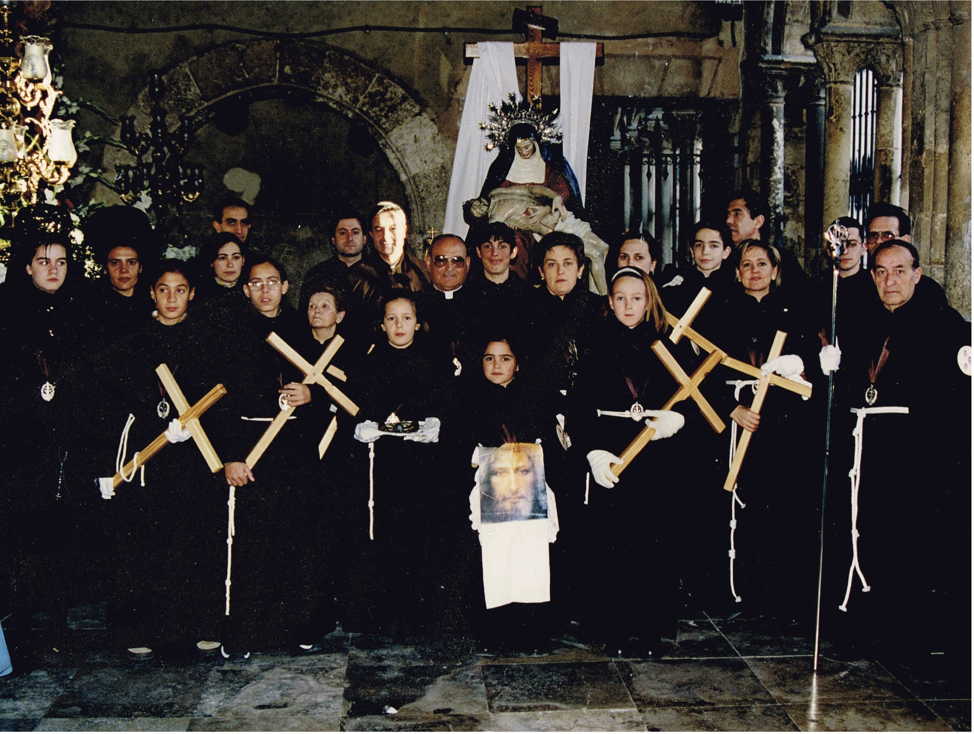 Resurgir procesional y nacimiento de los Amigos de San Francisco